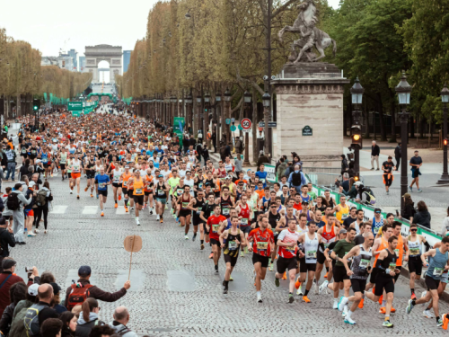 Paris Marathon image showing lots of runners