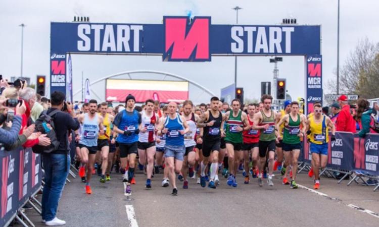 Runners at start line of Manchester Marathon 