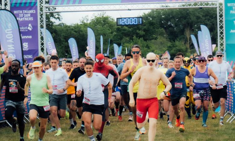 Runners at the Endure 24 start line